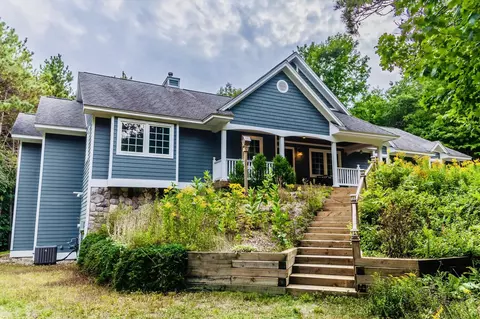 9970 E Ridgecrest #10, Suttons Bay, MI 49682