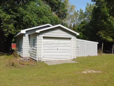 2475 S Warner, Sumner, MI 48889 photo 11