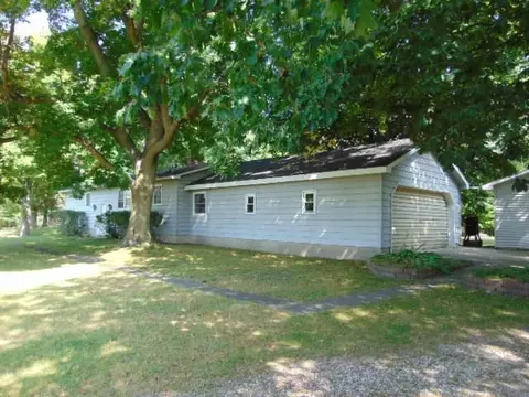 2475 S Warner, Sumner, MI 48889 photo 9