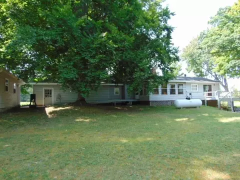 2475 S Warner, Sumner, MI 48889 photo 12