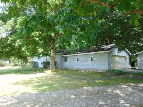 2475 S Warner, Sumner, MI 48889 photo 7
