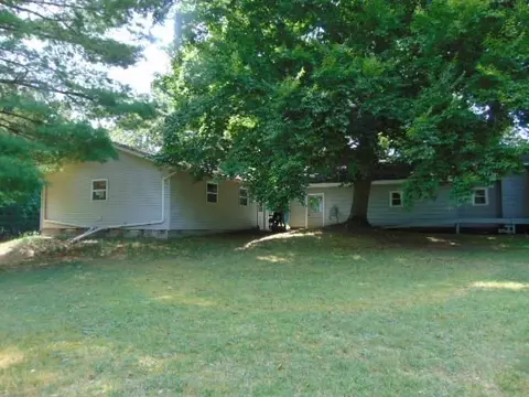 2475 S Warner, Sumner, MI 48889 photo 13