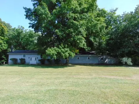 2475 S Warner, Sumner, MI 48889 photo 10