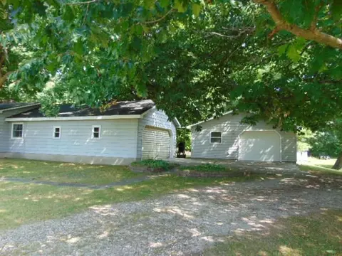 2475 S Warner, Sumner, MI 48889 photo 8