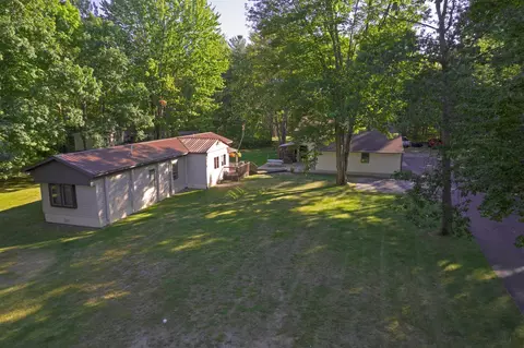 6195 NW Aarwood, Rapid City, MI 49676