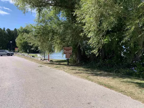 7183 S Whispering, Traverse City, MI 49684