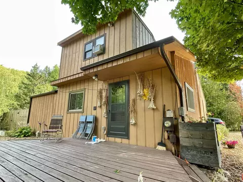505 E Third, Elk Rapids, MI 49629 photo 2