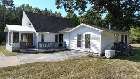 1031 York, Lake Isabella, MI 48893