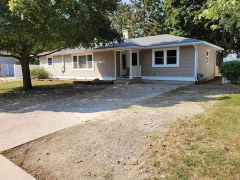 218 Cedar, Breckenridge, MI 48615