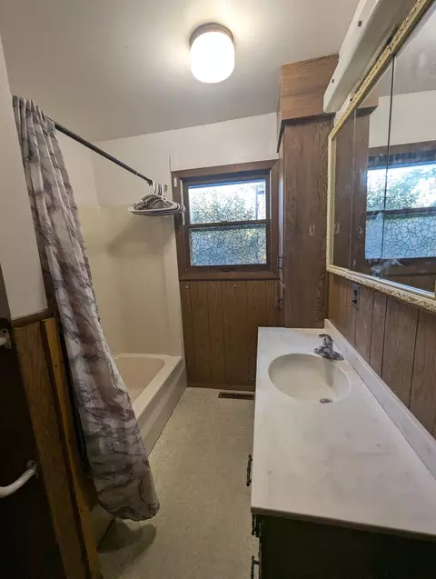 Bath - 231 Noggle, Omer, MI 48749 photo 1 of 1