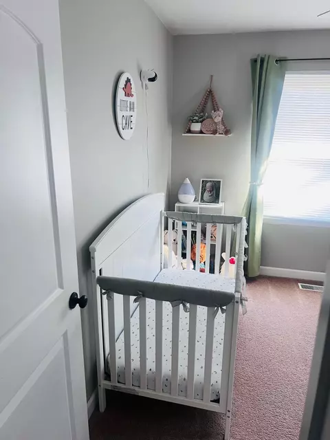 Bedroom - 2315 E Riv, Mount Pleasant, MI 48858 photo 4 of 9