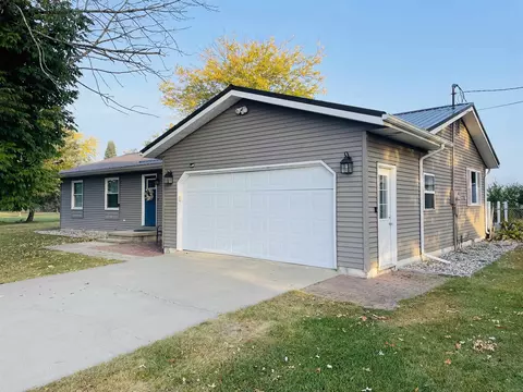 Exterior - 2315 E Riv, Mount Pleasant, MI 48858 photo 3 of 7
