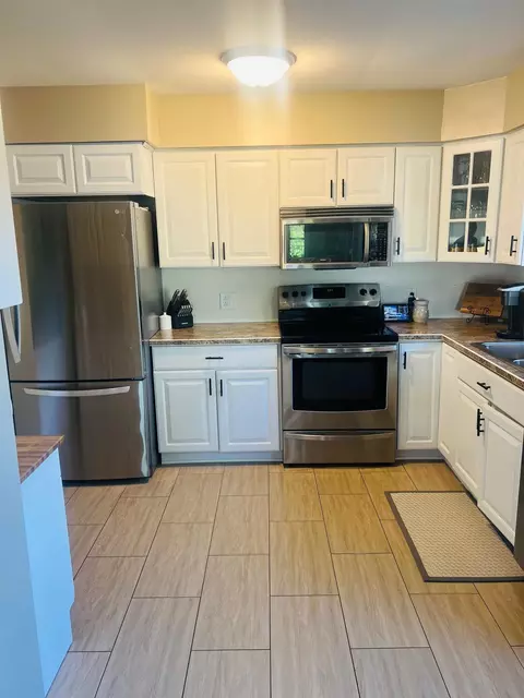 Kitchen - 2315 E Riv, Mount Pleasant, MI 48858 photo 6 of 8