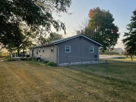 Exterior - 2315 E Riv, Mount Pleasant, MI 48858 photo 6 of 7
