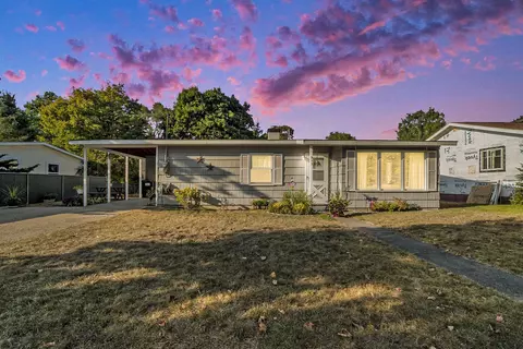 913 Wood, Traverse City, MI 49686