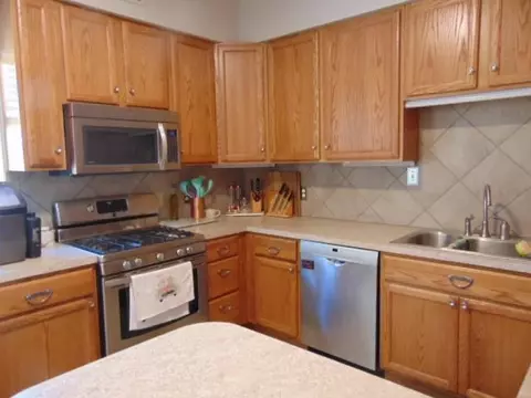 Kitchen - 727 Wright, Alma, MI 48801 photo 2 of 3