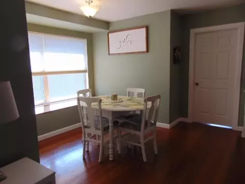Dining - 727 Wright, Alma, MI 48801 photo 1 of 4