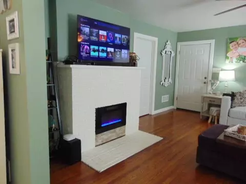 Living - 727 Wright, Alma, MI 48801 photo 1 of 5