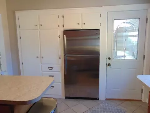 Kitchen - 727 Wright, Alma, MI 48801 photo 3 of 3