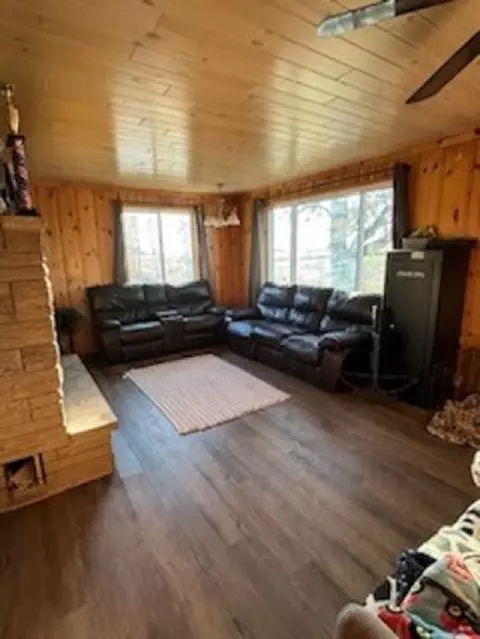 Living - 4235 W Whitman, Au Gres, MI 48703 photo 4 of 5