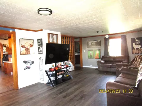 Living - 4235 W Whitman, Au Gres, MI 48703 photo 2 of 5