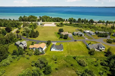 5104 S Shore Vw, Suttons Bay, MI 49682