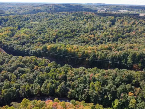 24 E 07 Acres E Vly, Maple City, MI 49664