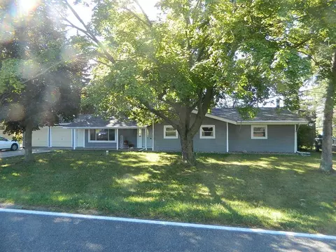 6296 E Beal City, Mount Pleasant, MI 48858