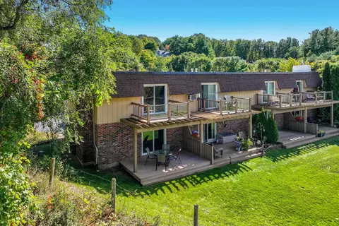236 Peninsula Hls #8, Traverse City, MI 49686