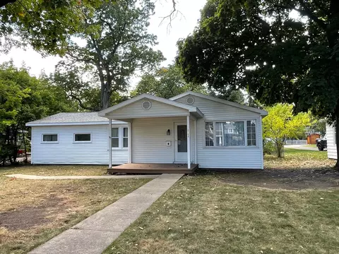 822 E State, Traverse City, MI 49686