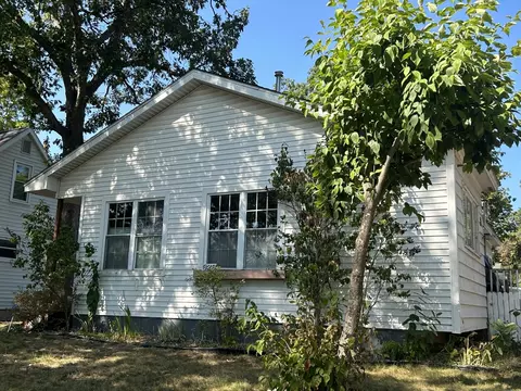 626 W 624 W Thirteenth, Traverse City, MI 49684