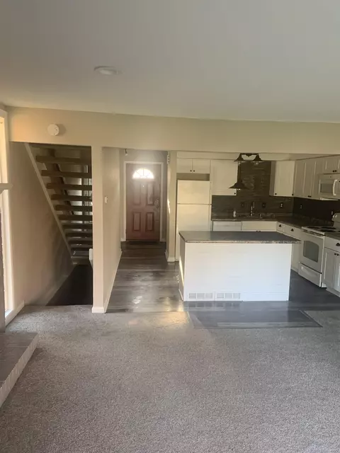 356 S West Vlg, Lapeer, MI 48446 photo 2