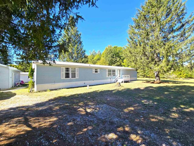 1471 N 7, Mesick, MI 49668