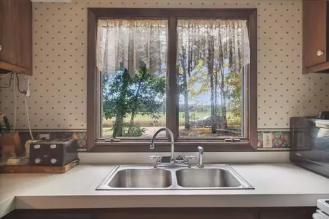 620 S Bliss, Sumner, MI 48889 photo 14