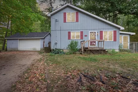 620 S Bliss, Sumner, MI 48889