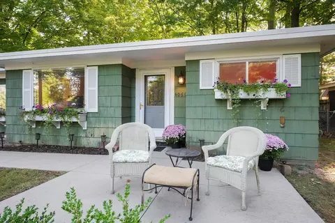 4060 Evelyn, Traverse City, MI 49686