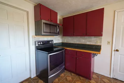 Kitchen - 4131 E Alpine, Cedar, MI 49621 photo 1 of 4