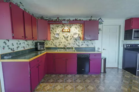 Kitchen - 4131 E Alpine, Cedar, MI 49621 photo 4 of 4