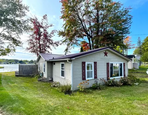 253 N Scott, Farwell, MI 48622