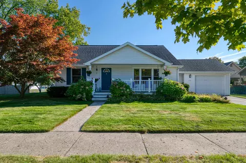 513 W 12th, Traverse City, MI 49684