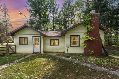 6584 Cooper, Hale, MI 48739