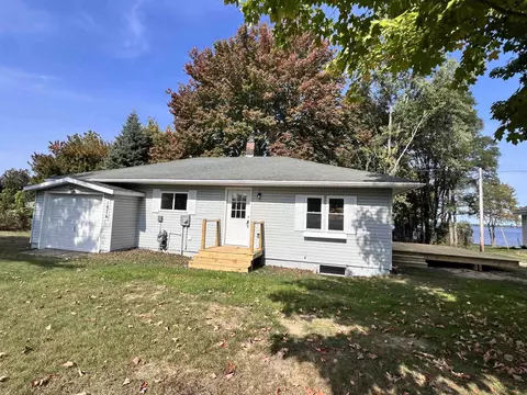 1876 S Lake Mitchell, Cadillac, MI 49601