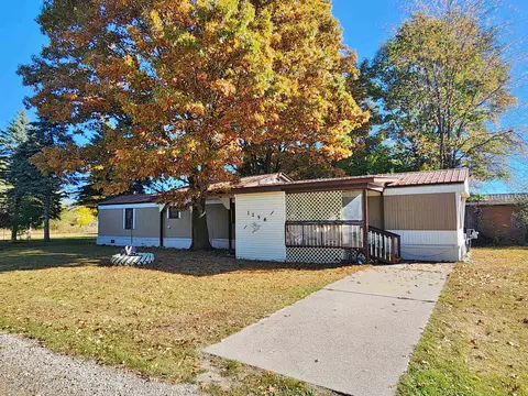 1258 Sumner, Sumner, MI 48889