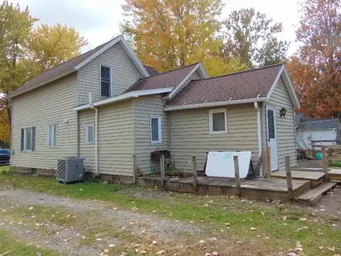 729 E Newark, Ithaca, MI 48847 photo 6