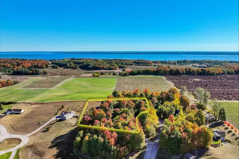 lot7 E Brigadoon, Suttons Bay, MI 49682