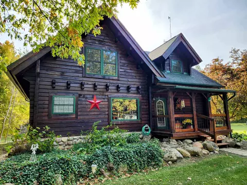 5745 Sister Lk, Columbiaville, MI 48421