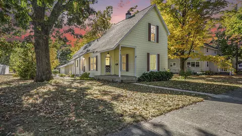 217 W Sixteenth, Traverse City, MI 49684