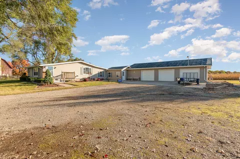 4555 S Loomis, Shepherd, MI 48883