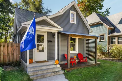 319 W Twelfth, Traverse City, MI 49684