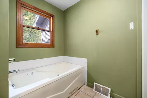 Bath - 1075 E Sleights, Traverse City, MI 49696 photo 4 of 7